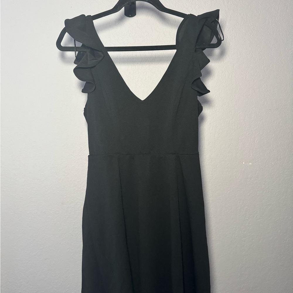 Francesca's Collections Black Sheath Mini Dress V-Neck Sleeveless